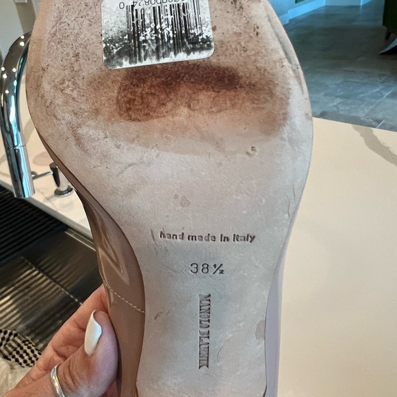MANOLO BLAHNIK NUDE PUMPS - Picture 6 of 7
